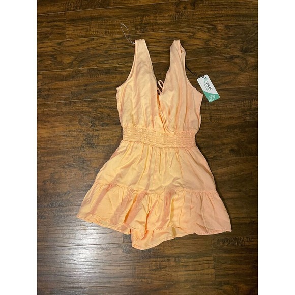 Love Tree Romper Size Large peach Elastic Ruffle V-Neck Sleeveless NWT - Picture 1 of 6
